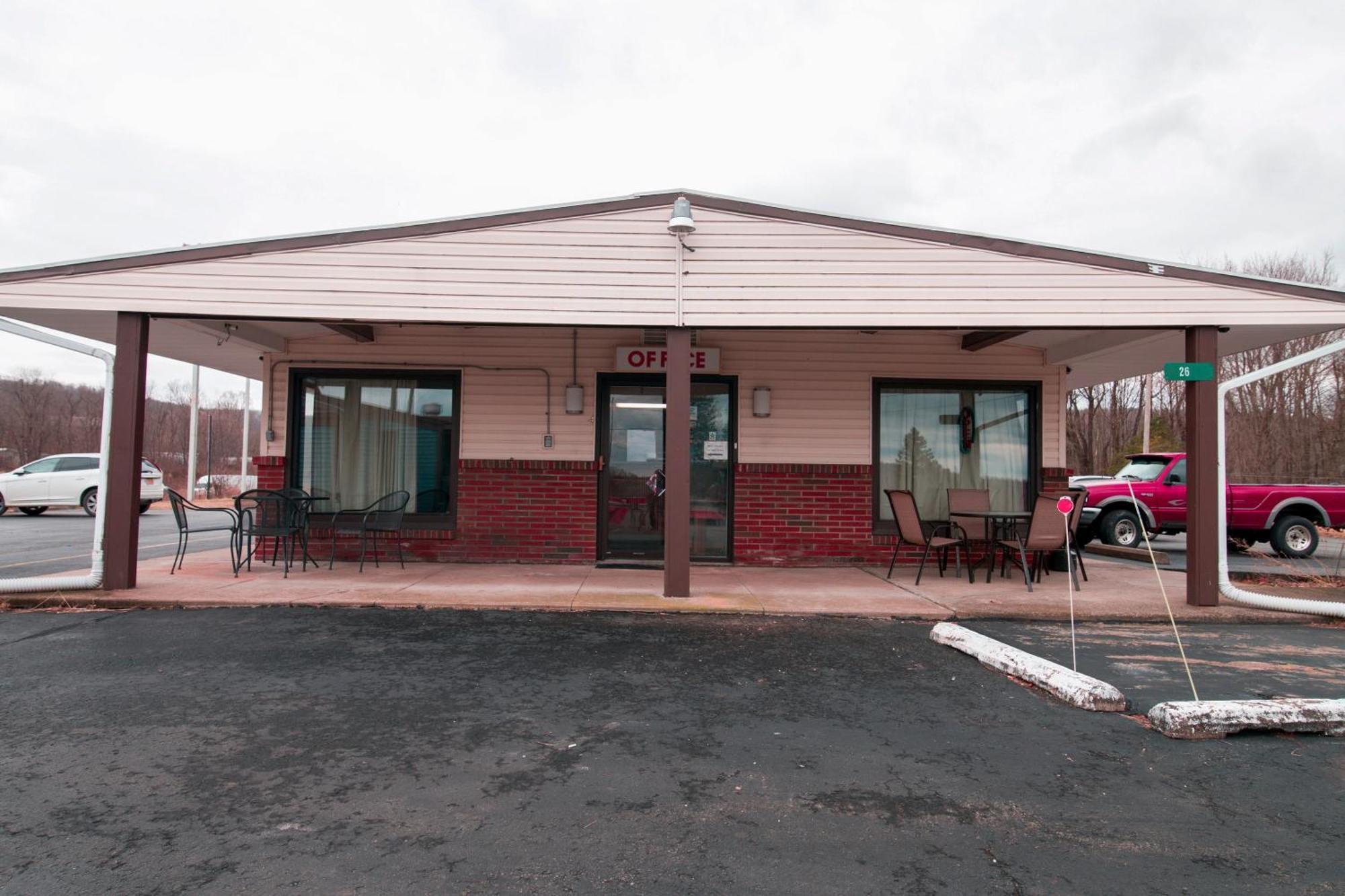 Oyo Hotel Dalton Pa I-81 Craig Dış mekan fotoğraf